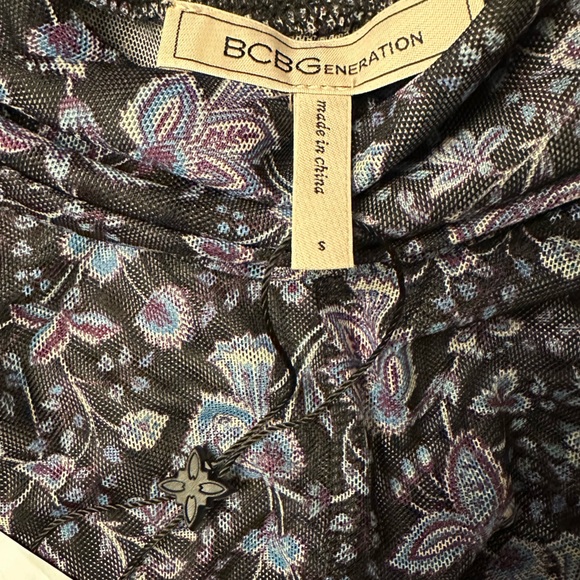 NWT BCBGeneration Women's Long Sleeve Mesh Turtleneck Top - Picture 6 of 6